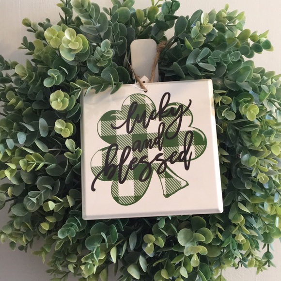 Set of 2 St. Patrick’s Day Signs NWT - Picture 4 of 6